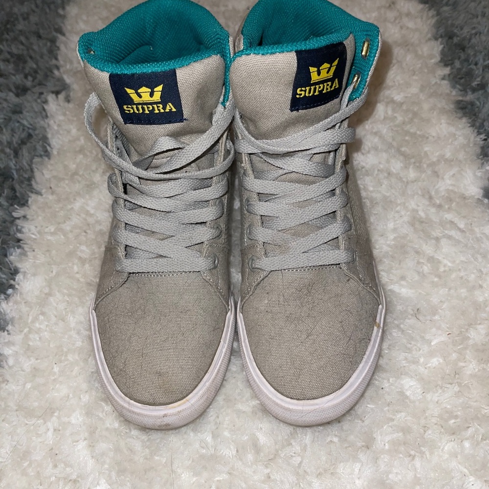 Size 6womens green Supra high tops